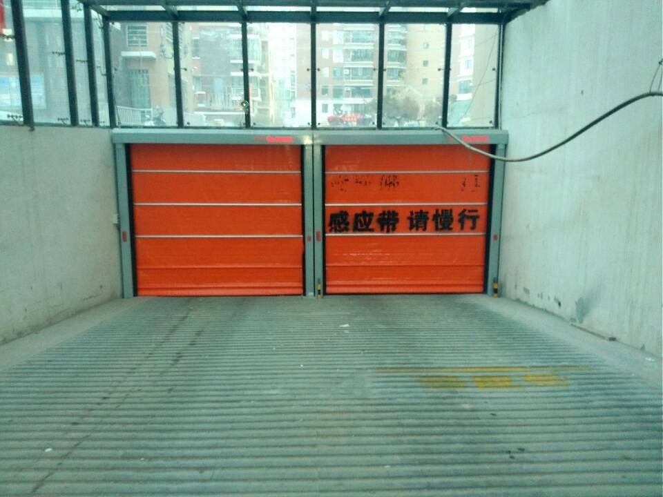 車庫(kù)堆積門